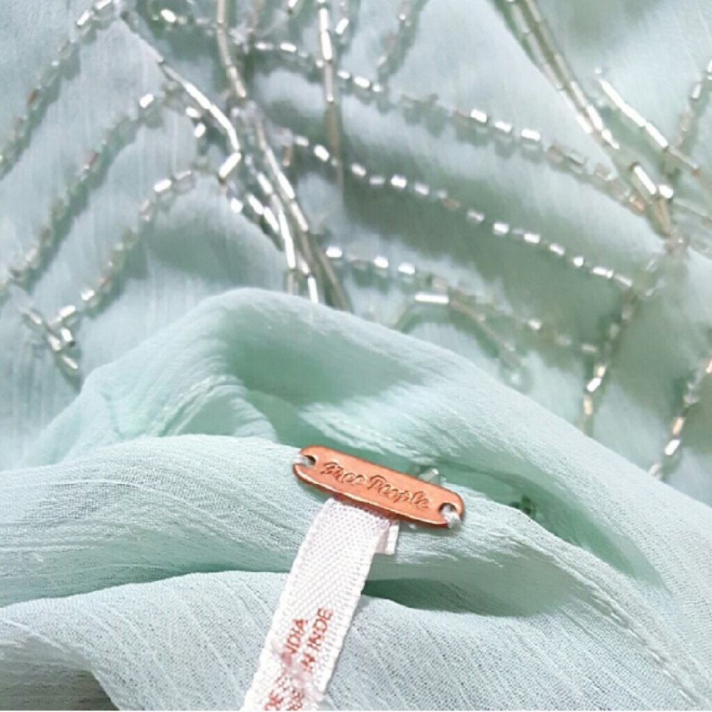 NWT FREE PEOPLE BEADED FRINGE TOP - Picture 4 of 6